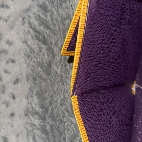 Men’s or Women’s Louis Vuitton Yellow with Royal Purple Laker colors inside.9/10 - Picture 11 of 16